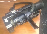 Продаю видеокамеру Pansonic AG-DVX100B в идеальном состоянии.