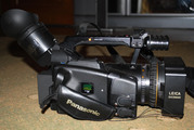 Продам профессиональную  видеокамеру Panasonic Ag-Dvx100Be 